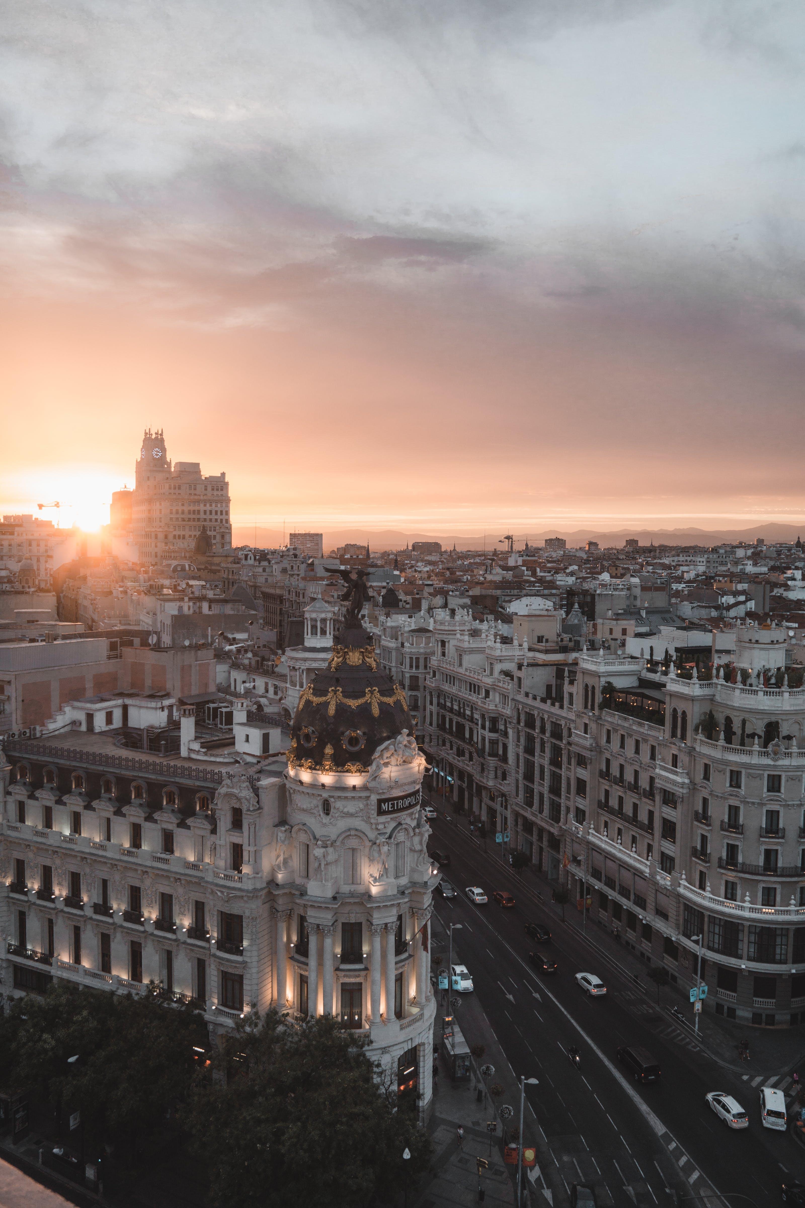 Exploring Passeig de Gràcia